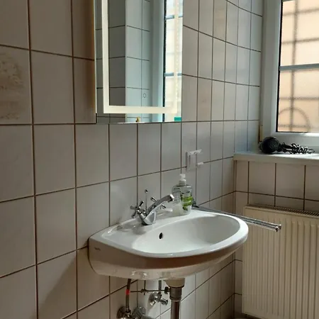 Eckhaus Apartment